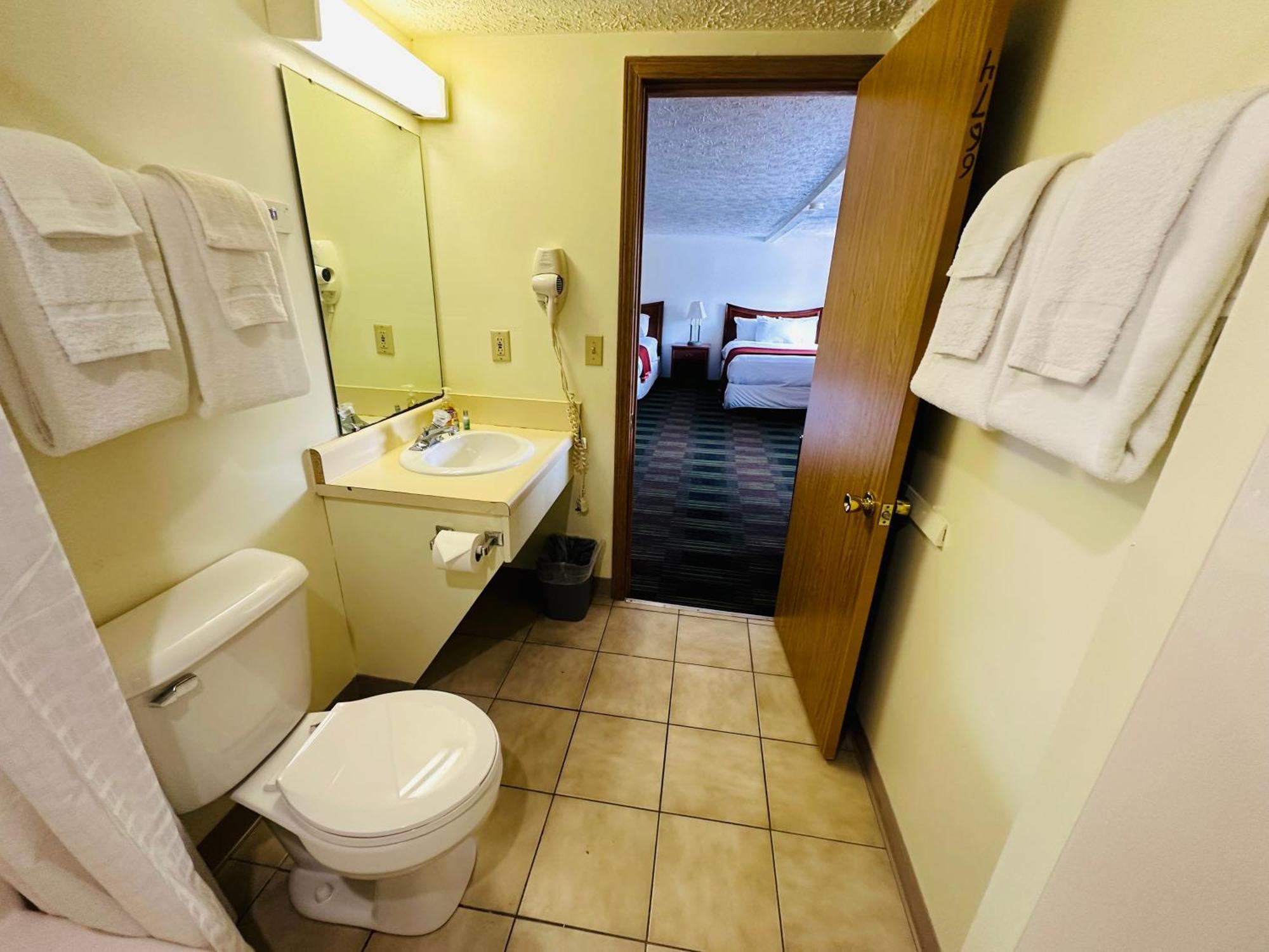 Quality Lodge Sandusky Bagian luar foto