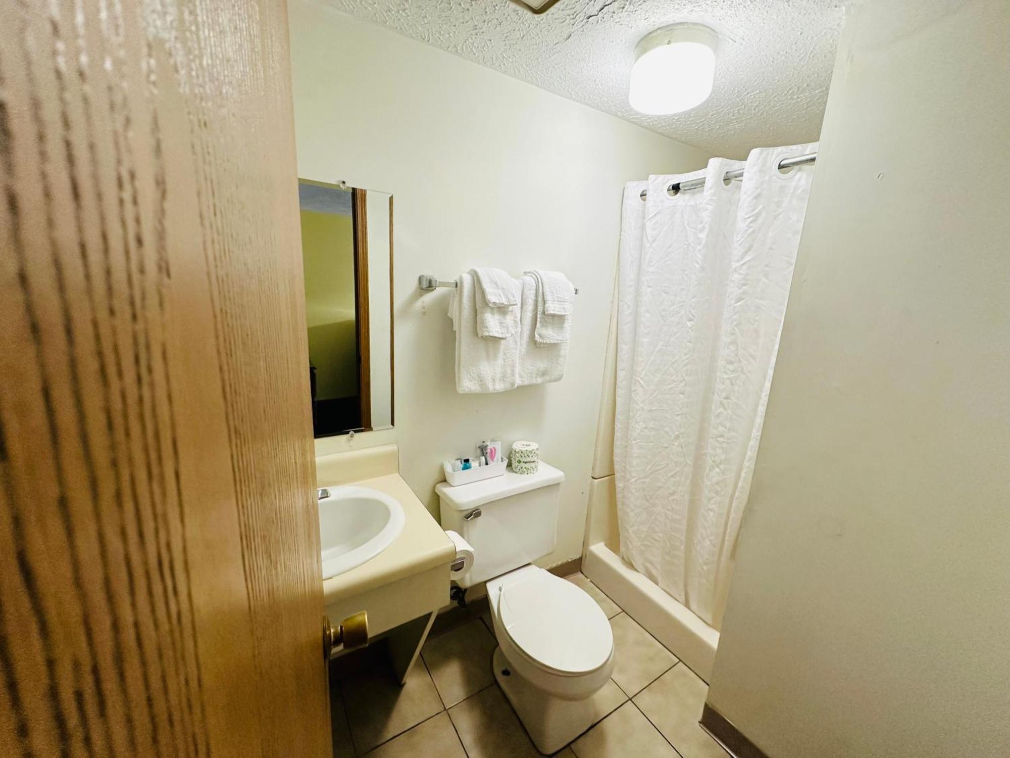 Quality Lodge Sandusky Bagian luar foto